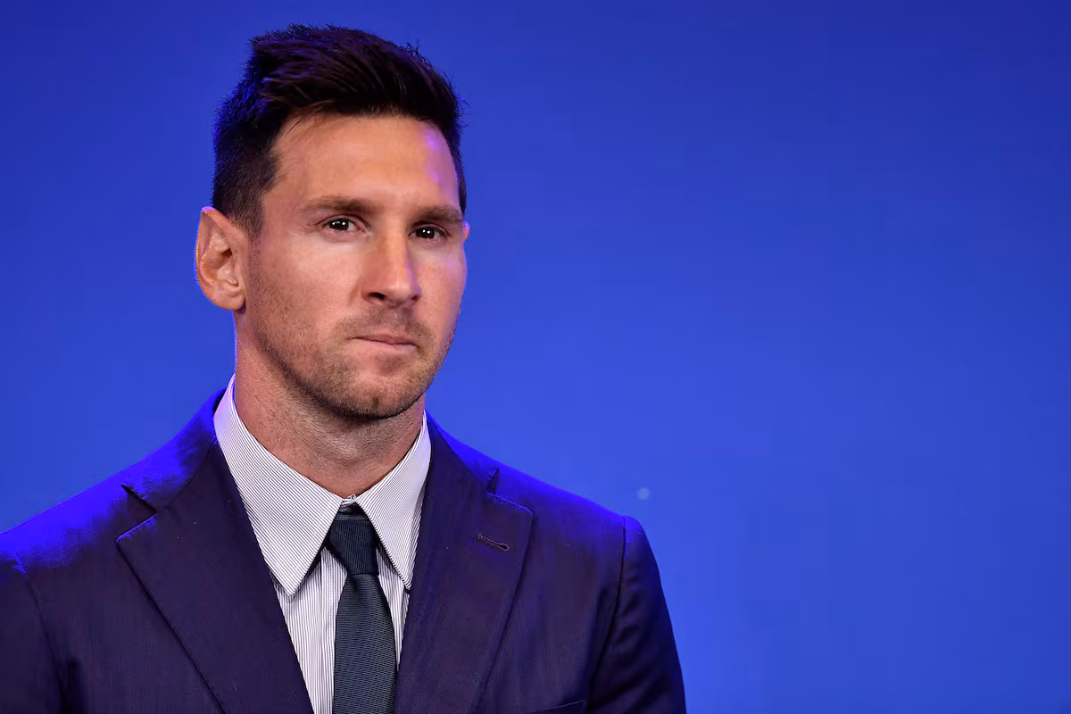 Messi presenta la camiseta especial que usará en su despedida de Argentina