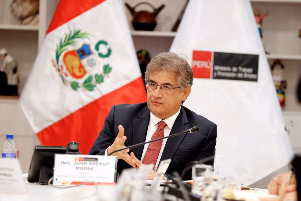 Juan Sheput advierte que El Niño podría retrasar el aumento del sueldo mínimo a S/ 1.300